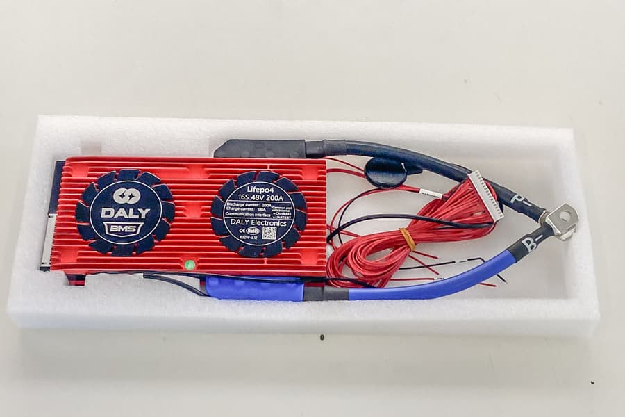 BMS System Lifepo4 16S 48V 200A DALY